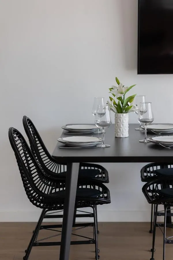 Boutiq Park Elegant Apartment With Parking By Renters Varšava