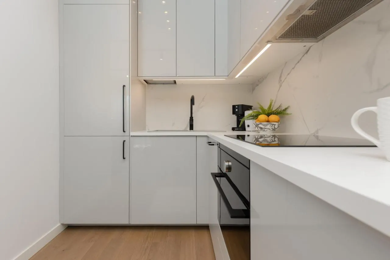 Boutiq Park Elegant Apartment With Parking By Renters Varšava