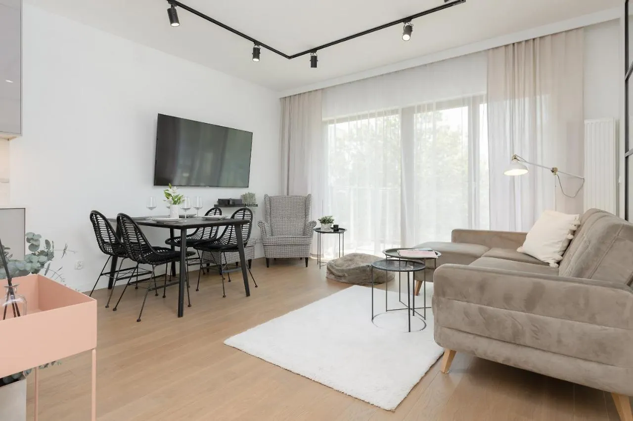 Boutiq Park Elegant Apartment With Parking By Renters Warszawa 0*,