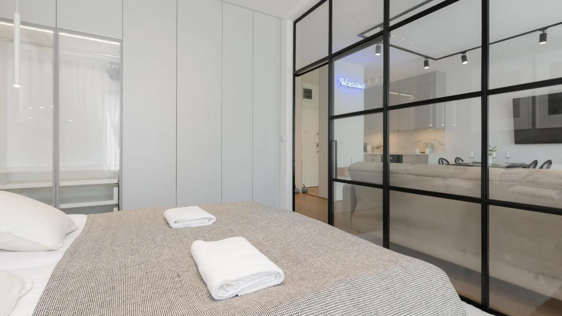 Boutiq Park Elegant Apartment With Parking By Renters Warszawa Polska