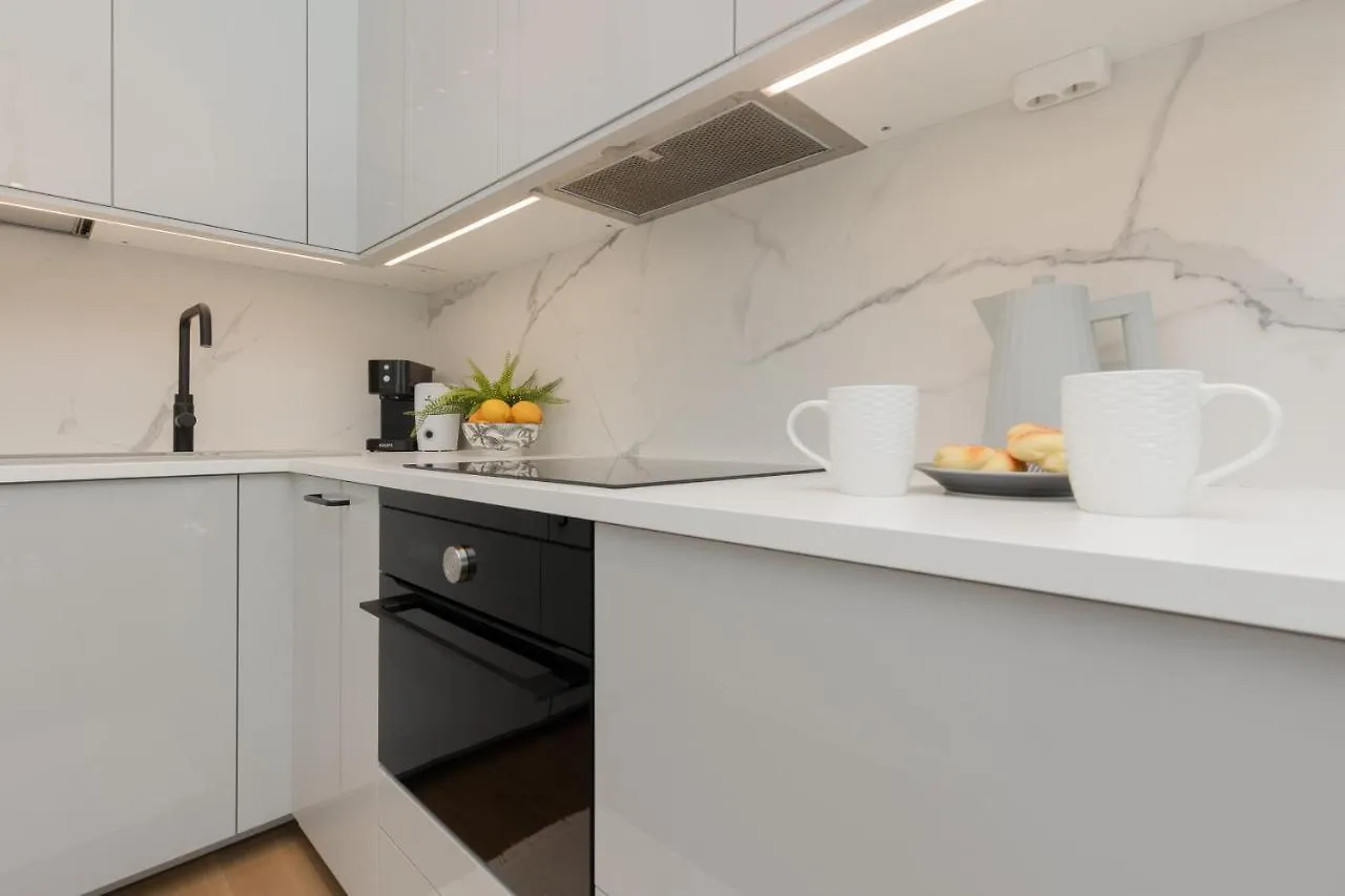 Boutiq Park Elegant Apartment With Parking By Renters Warsaw