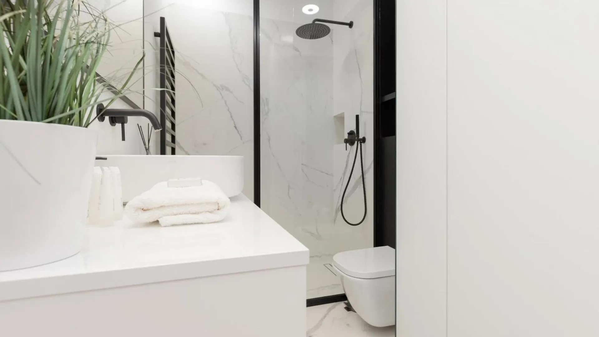 Boutiq Park Elegant Apartment With Parking By Renters Warsaw Poland