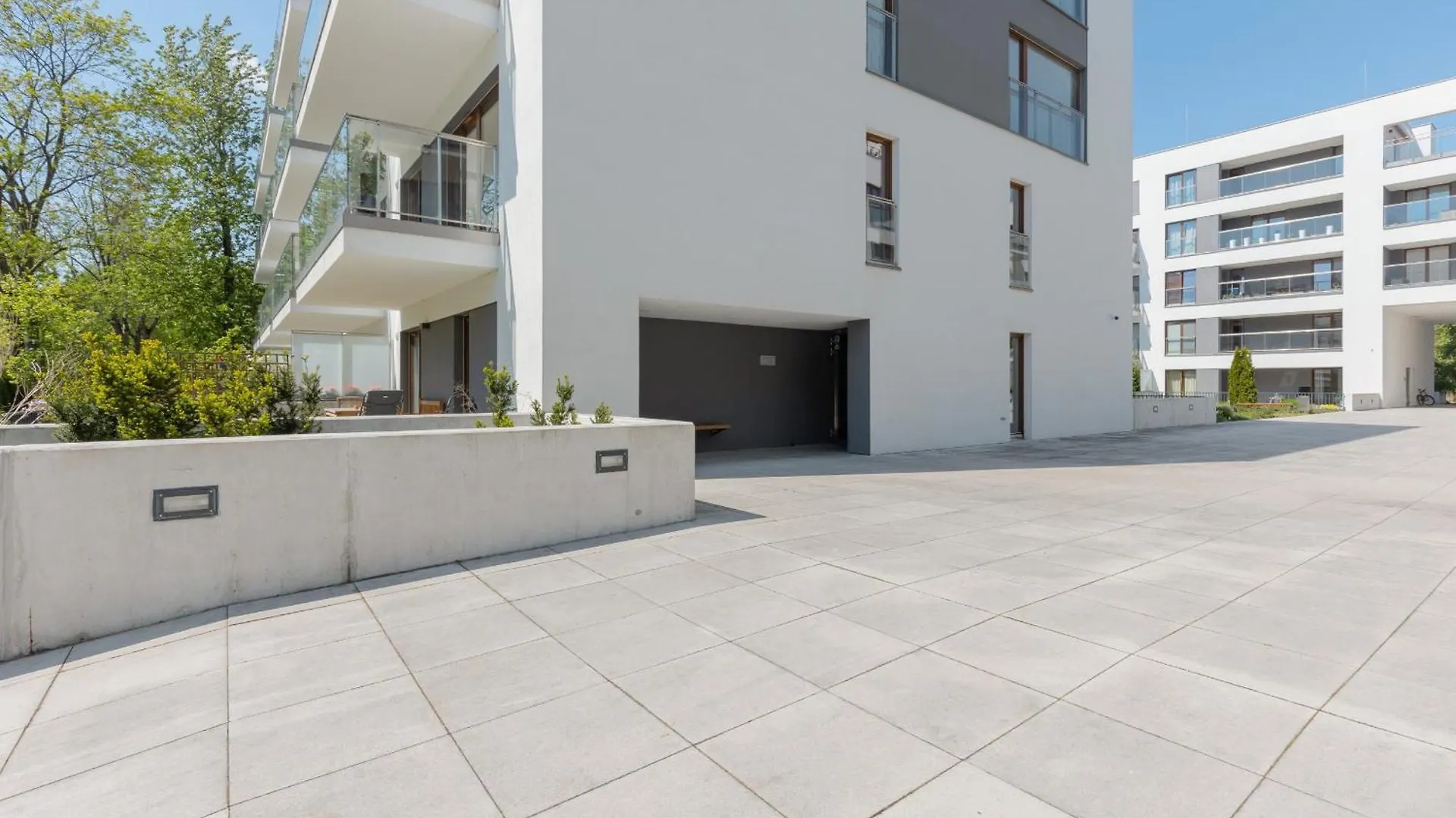 Boutiq Park Elegant Apartment With Parking By Renters Warsaw