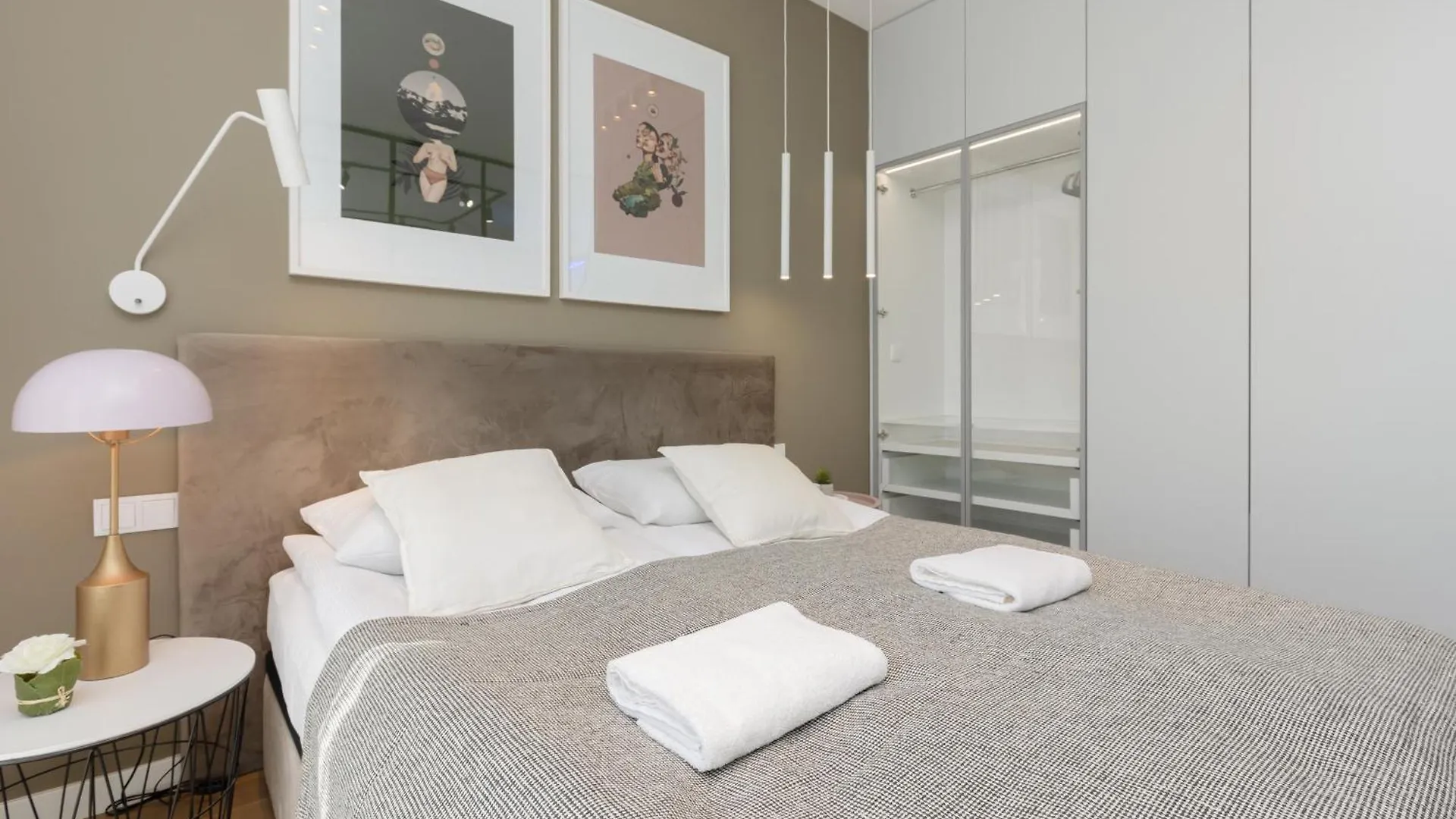 Boutiq Park Elegant Apartment With Parking By Renters Warsaw