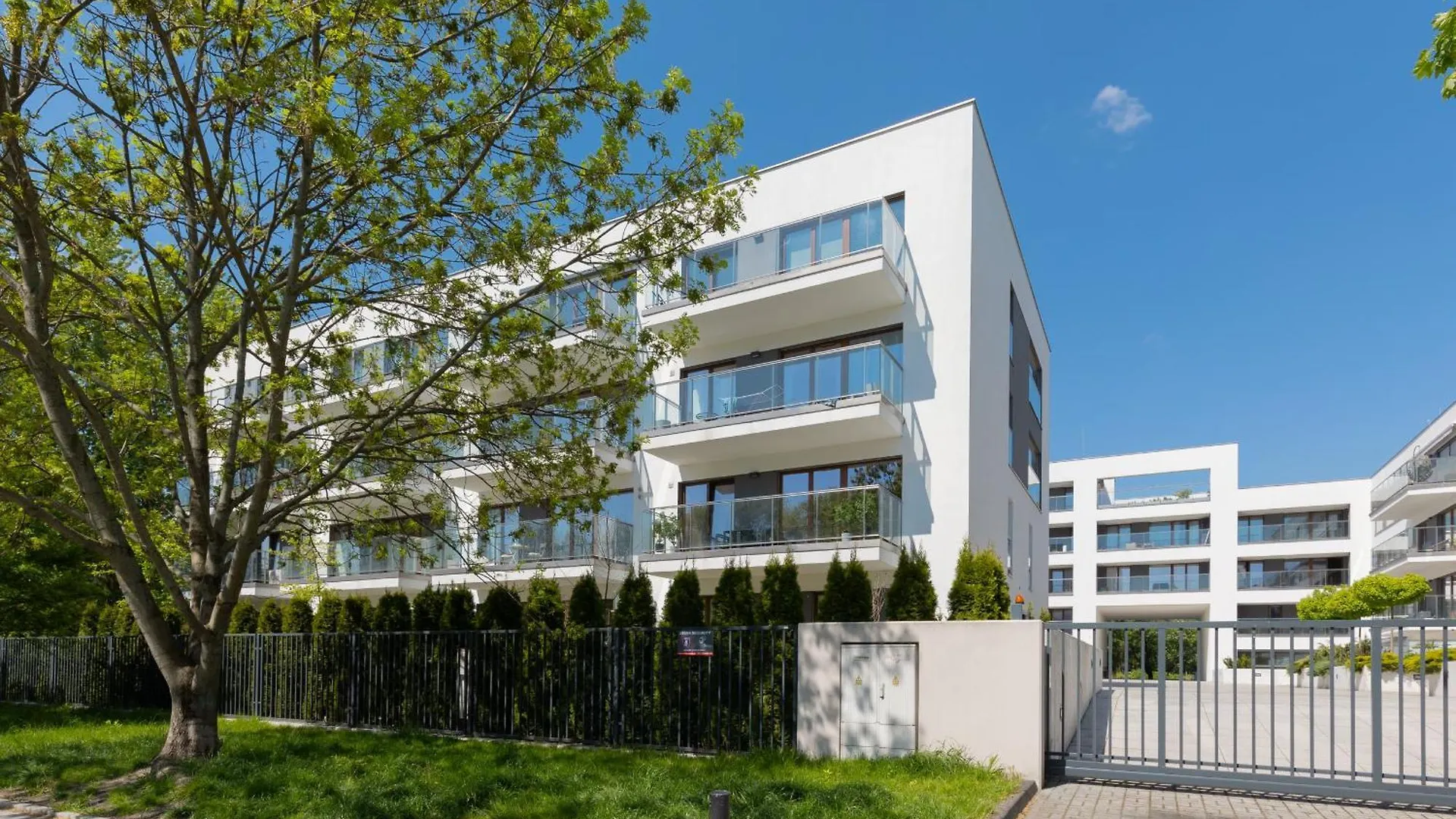 Boutiq Park Elegant Apartment With Parking By Renters Warsaw 0*,  Poland