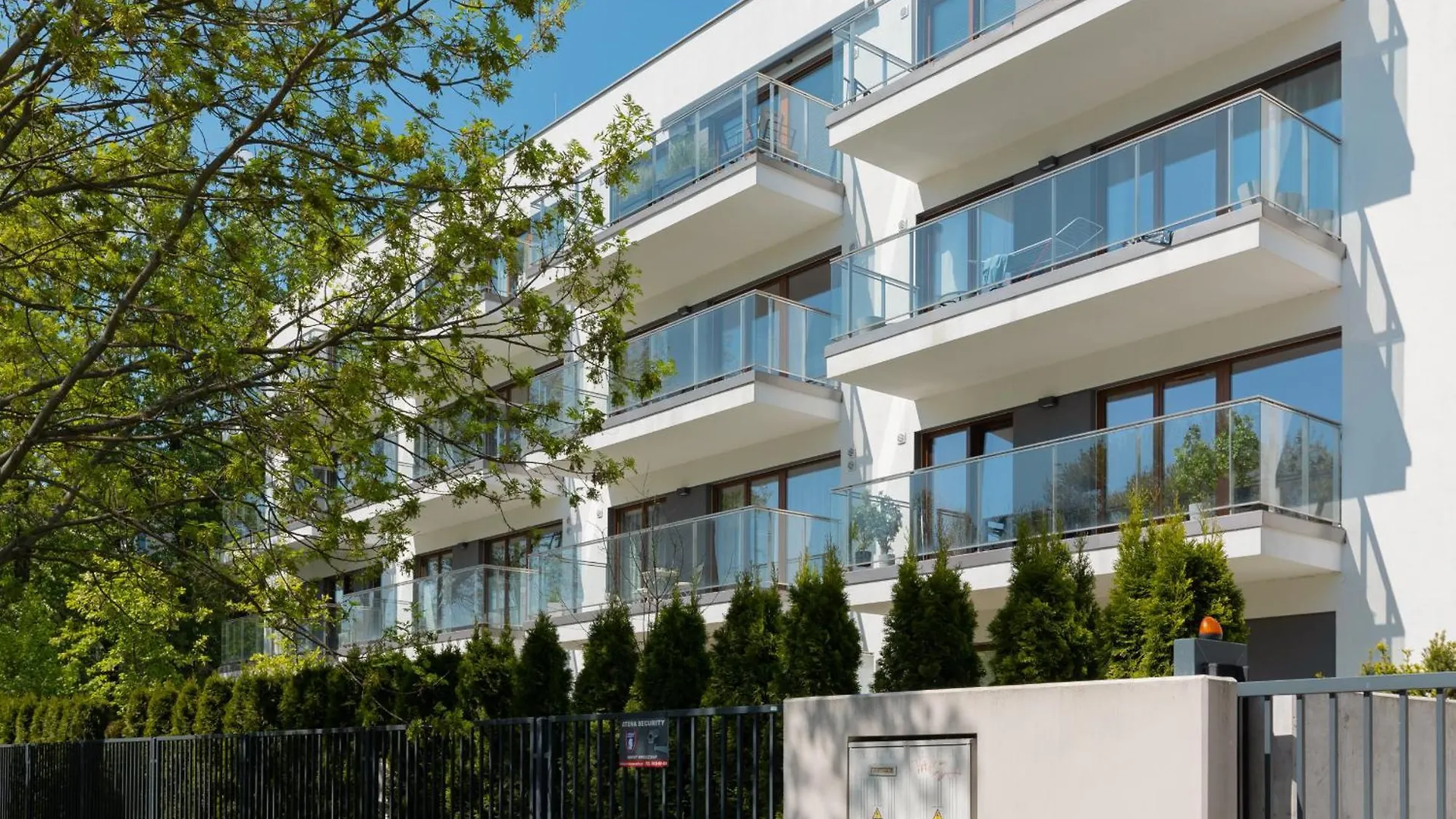 Boutiq Park Elegant Apartment With Parking By Renters Warsaw Poland